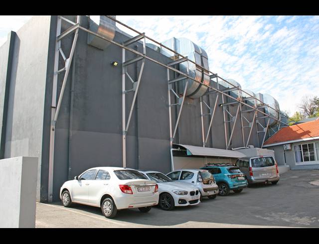 9,804M² OFFICE FOR SALE IN FERNDALE